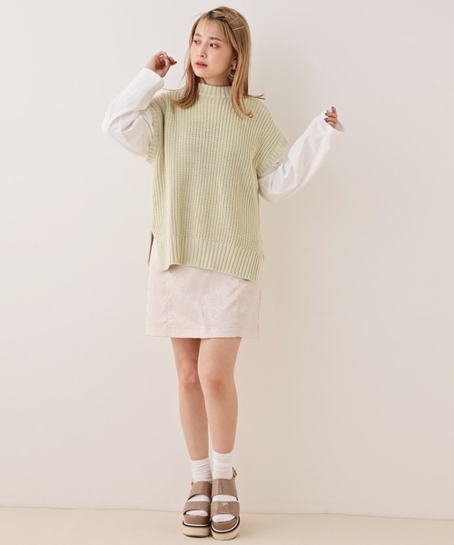 one after another NICE CLAUP(ワンアフターアナザーナイスクラップ)の「後ろレースアップニットベスト(ベスト・レディース・アイボリー/ベージュ/ミント・FREE)」の7枚目の写真