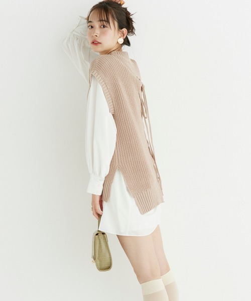 one after another NICE CLAUP(ワンアフターアナザーナイスクラップ)の「後ろレースアップニットベスト(ベスト・レディース・アイボリー/ベージュ/ミント・FREE)」の18枚目の写真