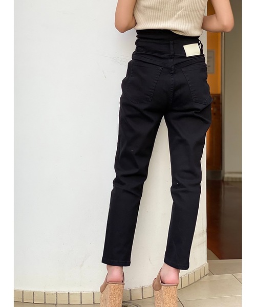one way（ワンウェイ）の「ハイウエストテーパードDENIM（デニムパンツ・レディース・ブラック/ダークインディゴブルー・SMALL/MEDIUM）」の3枚目の写真