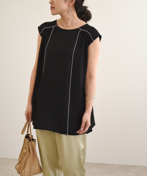 LHELBIE(レルビエ)の「リネンライクステッチ配色バックリボンノースリブラウス(シャツ/ブラウス)」|ブラック