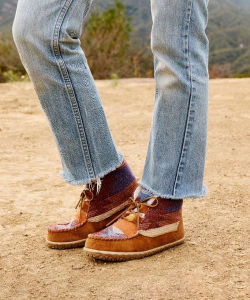 Minnetonka(ミネトンカ)の「MINNETONKA (ミネトンカ) / レースアップブーティー TORREY (トリー)(ブーツ・レディース・グレー系その他/ブラウン/ブラック・5/6/8/7)」の2枚目の写真