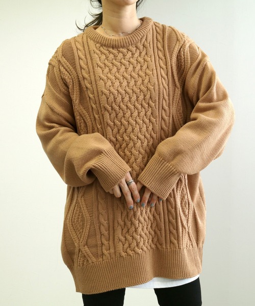 reca（レカ）の「オーバーシルエット ケーブル編みニット（ニット/セーター・レディース・ブラック/ベージュ/ブラウン/アイボリー/グレイッシュベージュ/オフホワイト・FREE）」の5枚目の写真