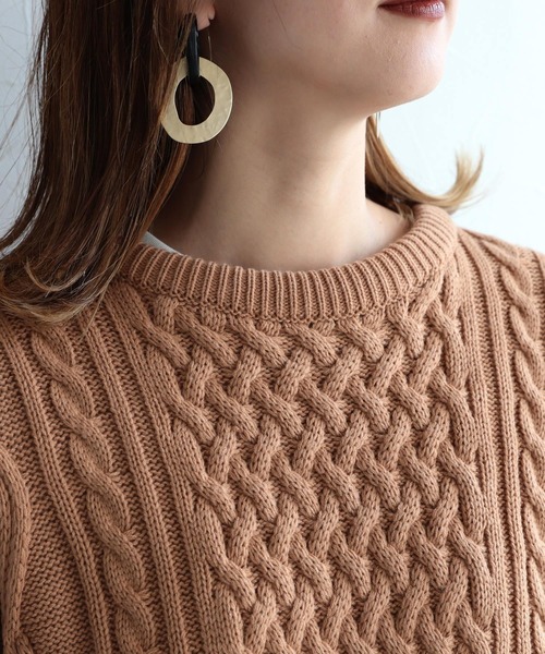 reca（レカ）の「オーバーシルエット ケーブル編みニット（ニット/セーター・レディース・ブラック/ベージュ/ブラウン/アイボリー/グレイッシュベージュ/オフホワイト・FREE）」の7枚目の写真