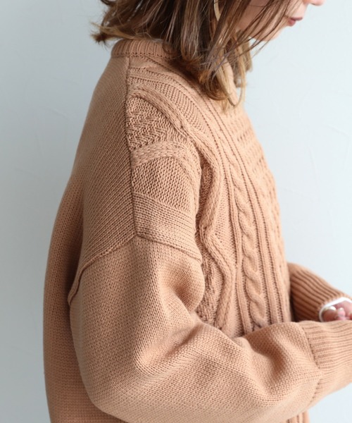reca（レカ）の「オーバーシルエット ケーブル編みニット（ニット/セーター・レディース・ブラック/ベージュ/ブラウン/アイボリー/グレイッシュベージュ/オフホワイト・FREE）」の9枚目の写真