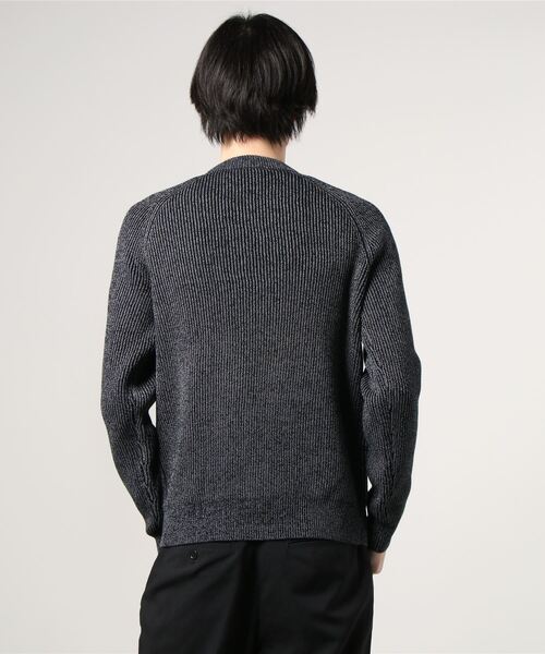 HUGO(ヒューゴ)の「コットンブレンド リフレクターヤーン リブニットセーター(ニット/セーター・メンズ・シルバー・S/M/L/XL/XXL)」の5枚目の写真
