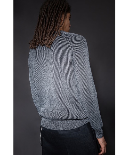 HUGO(ヒューゴ)の「コットンブレンド リフレクターヤーン リブニットセーター(ニット/セーター・メンズ・シルバー・S/M/L/XL/XXL)」の2枚目の写真