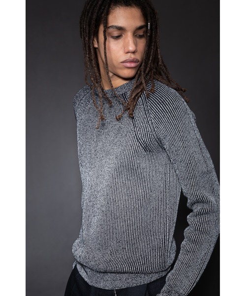 HUGO(ヒューゴ)の「コットンブレンド リフレクターヤーン リブニットセーター(ニット/セーター・メンズ・シルバー・S/M/L/XL/XXL)」の7枚目の写真