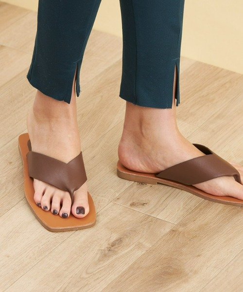 Fabby fabby（ファビィーファビィー）の「トングフラットサンダル（サンダル・レディース・ホワイト/ブラウン/ブラック/ベージュ・SS/MEDIUM/SMALL/LARGE）」の4枚目の写真