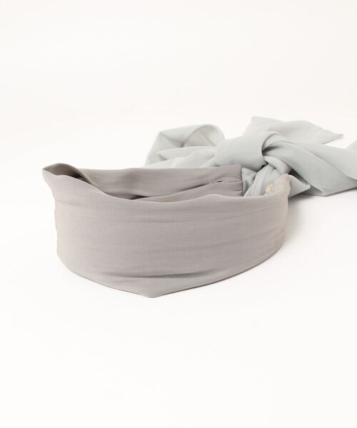 SNIDEL（スナイデル）の「ロングリボンヘアーバンド（ヘアバンド・レディース・ベージュ/ブラウン/モカ・FREE）」の4枚目の写真