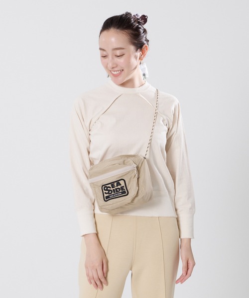 THEATRE PRODUCTS（シアタープロダクツ）の「SEASIDEスクエアショルダー（ショルダーバッグ・レディース・ブラック/ピンク/パープル/ベージュ/レッド・FREE）」の3枚目の写真