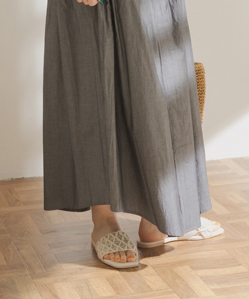 FORK&SPOON（フォークアンドスプーン）の「FORK&SPOON　シャツテイルギャザースカート（スカート・レディース・チャコールグレー/ライトブルー/ブラック・ONE）」の4枚目の写真