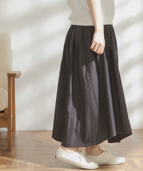 FORK&SPOON（フォークアンドスプーン）の「FORK&SPOON　シャツテイルギャザースカート（スカート・レディース・チャコールグレー/ライトブルー/ブラック・ONE）」の5枚目の写真