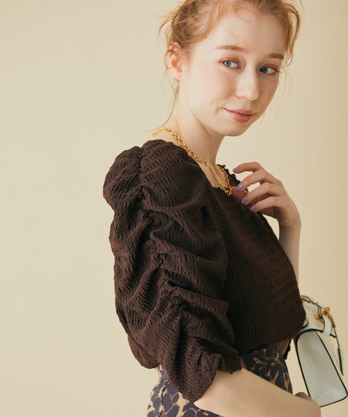 MADEMOISELLE ROPE'（マドモアゼル ロペ）の「【前後2WAY】パフスリーブシャーリングプルオーバー（Tシャツ/カットソー・レディース・ブラック/キナリ/ブラウン・38）」の3枚目の写真