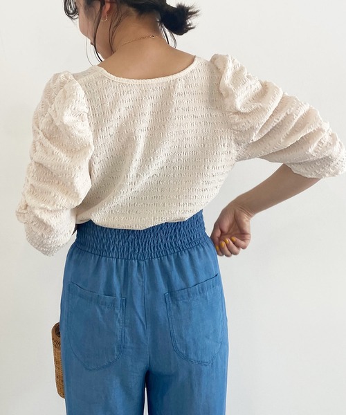 MADEMOISELLE ROPE'（マドモアゼル ロペ）の「【前後2WAY】パフスリーブシャーリングプルオーバー（Tシャツ/カットソー・レディース・ブラック/キナリ/ブラウン・38）」の5枚目の写真