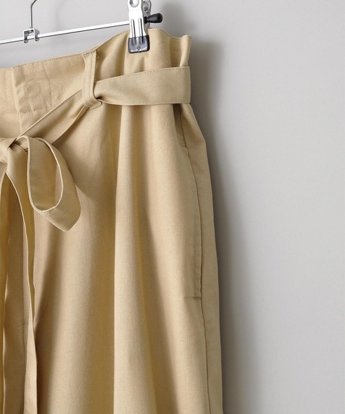 anown（アノン）の「綿麻レーヨン混  裾スリット ハイウエストワイドストレートパンツ ベルト付き【ファッションインフルエンサー ゆや×anown 限定コラボ】（スラックス・メンズ・ブラック/ベージュ・S/M/L）」の9枚目の写真