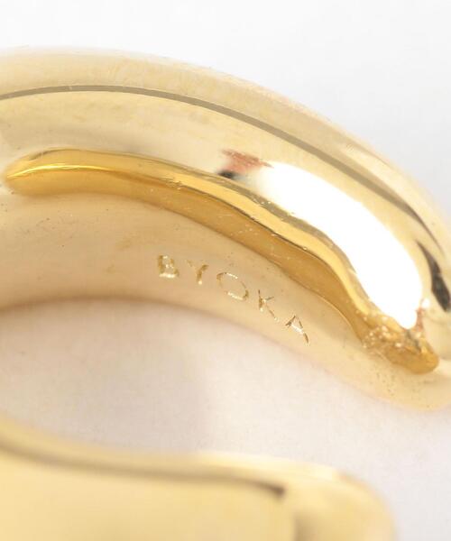 BYOKA（ビョーカ）の「＜BYOKA＞ゴールドカラーLIMPイヤーカフ（イヤーカフ・レディース・ゴールド・FREE）」の4枚目の写真