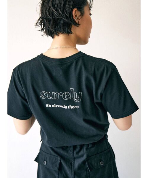 Ungrid(アングリッド)の「バックエンブロイダリーTee(Tシャツ/カットソー・レディース・オフホワイト/ブラック/ベージュ/オレンジ・FREE)」の3枚目の写真