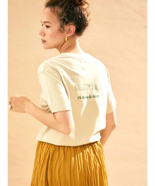 Ungrid(アングリッド)の「バックエンブロイダリーTee(Tシャツ/カットソー・レディース・オフホワイト/ブラック/ベージュ/オレンジ・FREE)」の9枚目の写真