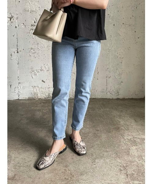 DAIS-Y（デイジー）の「低身長さん向けストレッチストレートデニムPT（デニムパンツ・レディース・ライトブルー・SMALL）」の2枚目の写真