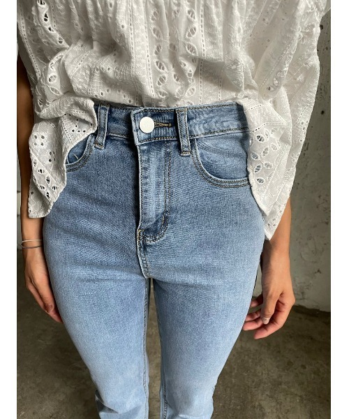 DAIS-Y（デイジー）の「低身長さん向けストレッチストレートデニムPT（デニムパンツ・レディース・ライトブルー・SMALL）」の12枚目の写真