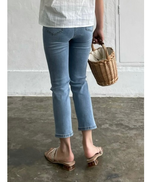 DAIS-Y（デイジー）の「低身長さん向けストレッチストレートデニムPT（デニムパンツ・レディース・ライトブルー・SMALL）」の14枚目の写真