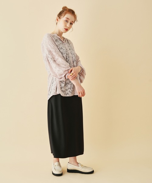 MADEMOISELLE ROPE'（マドモアゼル ロペ）の「【秋まで使える】【一部WEB限定】バックリボンフラワーシアーブラウス（シャツ/ブラウス・レディース・ブラック/ピンク/キナリ・38）」の4枚目の写真