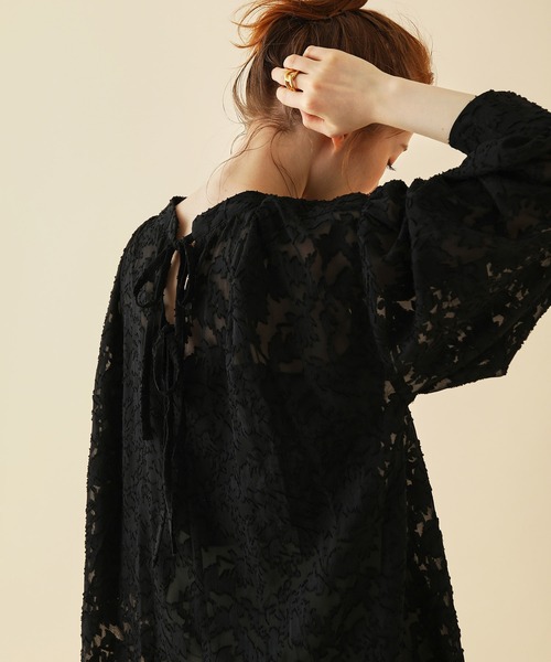 MADEMOISELLE ROPE'（マドモアゼル ロペ）の「【秋まで使える】【一部WEB限定】バックリボンフラワーシアーブラウス（シャツ/ブラウス・レディース・ブラック/ピンク/キナリ・38）」の17枚目の写真