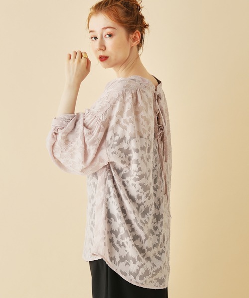 MADEMOISELLE ROPE'（マドモアゼル ロペ）の「【秋まで使える】【一部WEB限定】バックリボンフラワーシアーブラウス（シャツ/ブラウス・レディース・ブラック/ピンク/キナリ・38）」の13枚目の写真