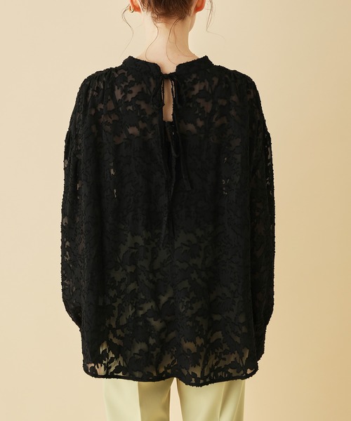 MADEMOISELLE ROPE'（マドモアゼル ロペ）の「【秋まで使える】【一部WEB限定】バックリボンフラワーシアーブラウス（シャツ/ブラウス・レディース・ブラック/ピンク/キナリ・38）」の9枚目の写真