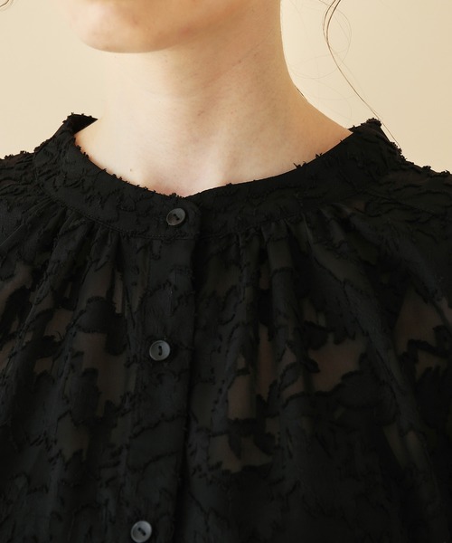 MADEMOISELLE ROPE'（マドモアゼル ロペ）の「【秋まで使える】【一部WEB限定】バックリボンフラワーシアーブラウス（シャツ/ブラウス・レディース・ブラック/ピンク/キナリ・38）」の16枚目の写真