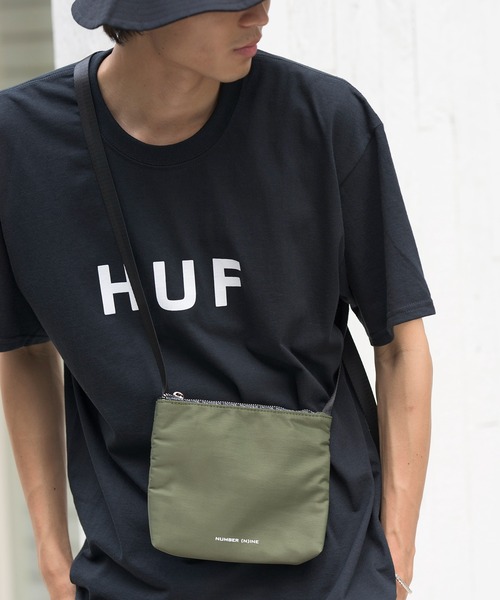 NUMBER (N)INE（ナンバーナイン）の「【NUMBER (N)INE】シャイニーナイロンツイルサコッシュバッグ（ショルダーバッグ・メンズ・ブルー/ブラック/カーキ/ホワイト/キャメル/グレー・FREE）」の8枚目の写真