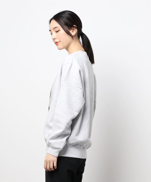 Anine Bing（アニー ビング）の「ANINE BING: RAMONA SWEATSHIRT AB X TO（Tシャツ/カットソー・レディース・ライトグレー・S）」の2枚目の写真