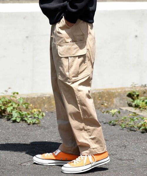 HINSON（ヒンソン）の「【SHIPS別注】HINSON: ワイド カーゴ イージーパンツ（カーゴパンツ・メンズ・ブラック/オリーブ/カーキ・MEDIUM/LARGE/SMALL）」の10枚目の写真