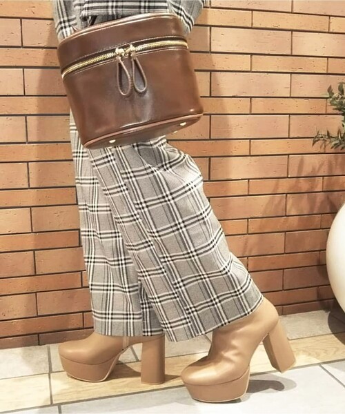 ESPERANZA（エスペランサ）の「◆【ラク盛りブーツ】ストレッチチャンキーヒール厚底ショートブーツ（ブーツ・レディース・ブラック/アイボリー/ブラウン系/こしょう色系/ブラック系/こしょう色系1/ネイビー系6/ブラウン系1/ブルー系・LL/S/M/L）」の22枚目の写真