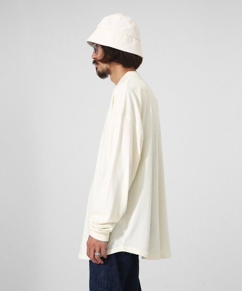 PORT BY ARK（ポートバイアーク）の「PORT BY ARK / ポートバイアーク：Henry neck LS T-shirt：PO10-T004[COR]（Tシャツ/カットソー・メンズ・アイボリー・1/2）」の6枚目の写真