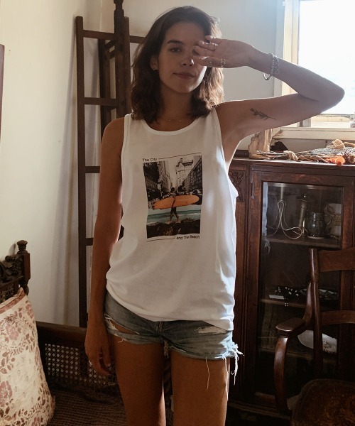 esutoreja(エストレジャ)の「The City and the Beachタンクトップ(タンクトップ・レディース・ホワイト/ブラック・FREE)」の2枚目の写真