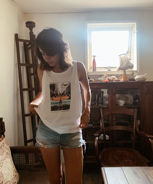 esutoreja(エストレジャ)の「The City and the Beachタンクトップ(タンクトップ・レディース・ホワイト/ブラック・FREE)」の6枚目の写真