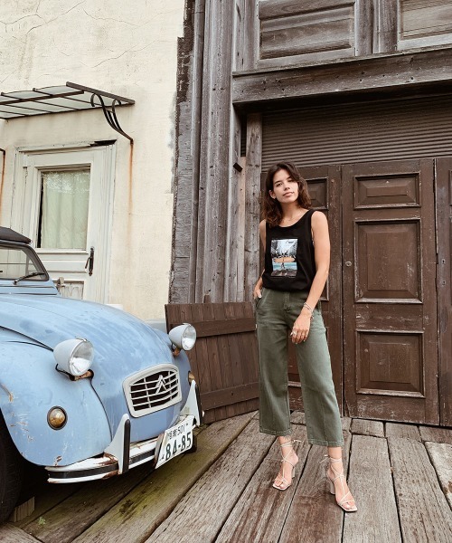 esutoreja(エストレジャ)の「The City and the Beachタンクトップ(タンクトップ・レディース・ホワイト/ブラック・FREE)」の7枚目の写真