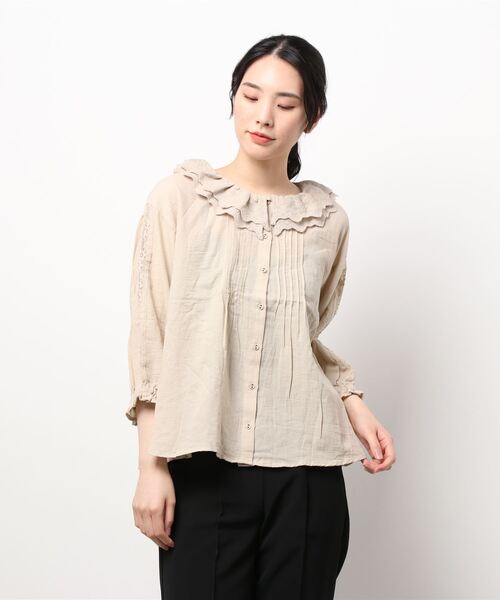 Samansa Mos2(サマンサ モスモス)の「レース襟ブラウス(シャツ/ブラウス・レディース・ダークブラウン/カーキ/キナリ・フリ-)」の2枚目の写真