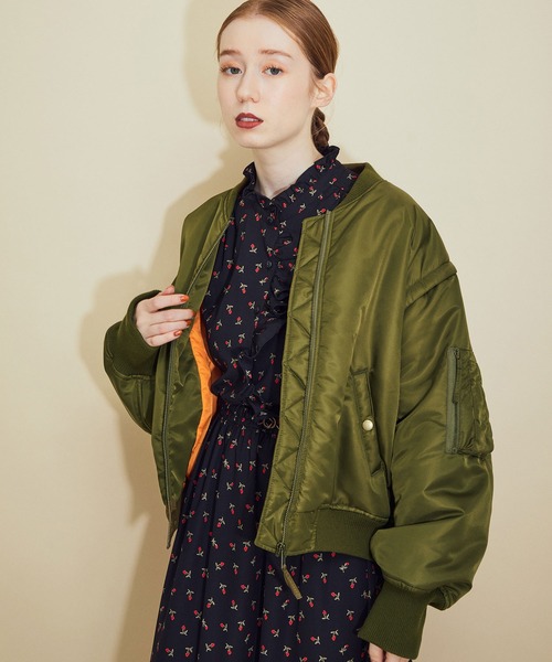 MADEMOISELLE ROPE'(マドモアゼル ロペ)の「【2WAY】 MA-1ブルゾン(MA-1・レディース・ブラック/カーキ・38)」の1枚目の写真