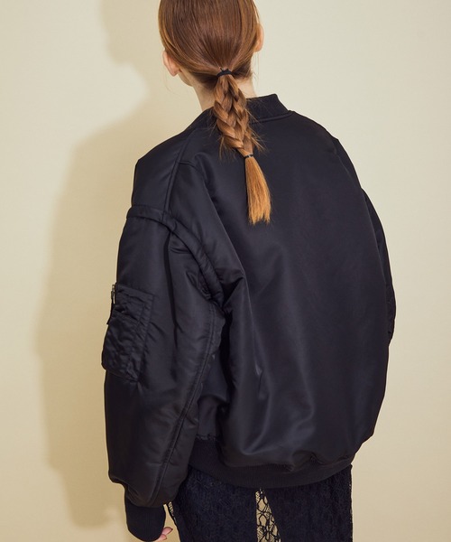 MADEMOISELLE ROPE'(マドモアゼル ロペ)の「【2WAY】 MA-1ブルゾン(MA-1・レディース・ブラック/カーキ・38)」の3枚目の写真