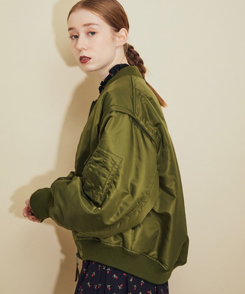 MADEMOISELLE ROPE'(マドモアゼル ロペ)の「【2WAY】 MA-1ブルゾン(MA-1・レディース・ブラック/カーキ・38)」の15枚目の写真