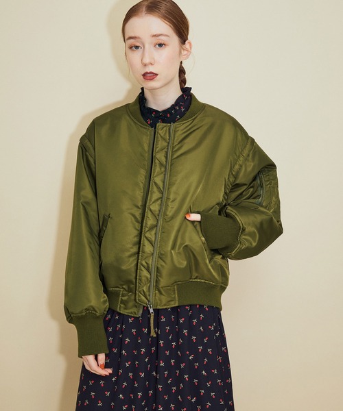 MADEMOISELLE ROPE'(マドモアゼル ロペ)の「【2WAY】 MA-1ブルゾン(MA-1・レディース・ブラック/カーキ・38)」の5枚目の写真