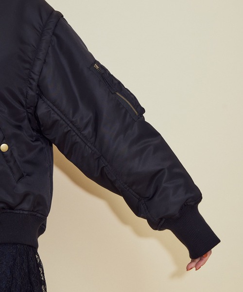 MADEMOISELLE ROPE'(マドモアゼル ロペ)の「【2WAY】 MA-1ブルゾン(MA-1・レディース・ブラック/カーキ・38)」の18枚目の写真