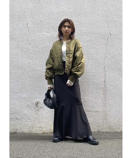 MADEMOISELLE ROPE'(マドモアゼル ロペ)の「【2WAY】 MA-1ブルゾン(MA-1・レディース・ブラック/カーキ・38)」の21枚目の写真