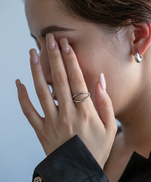 PAS TIERRA（パティエラ）の「【Lien】シンプルツインリング（リング・レディース・シルバー/イエローゴールド・#15/#13/#11）」の2枚目の写真