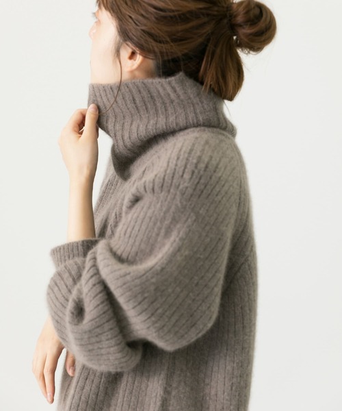 LAATO（ラート）の「FUWAFUWA RIB KNIT（ニット/セーター・レディース・グレー/パープル/ベージュ・FREE）」の2枚目の写真