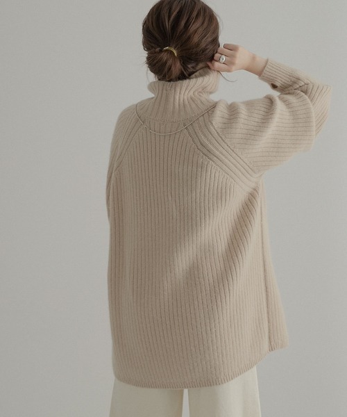 LAATO（ラート）の「FUWAFUWA RIB KNIT（ニット/セーター・レディース・グレー/パープル/ベージュ・FREE）」の5枚目の写真