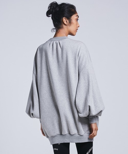 ESSENTIAL（エッセンシャル）の「ボリュームスリーブミニ丈ワンピース（Tシャツ/カットソー・レディース・ブラック/オフホワイト/トップグレー・38/36）」の6枚目の写真