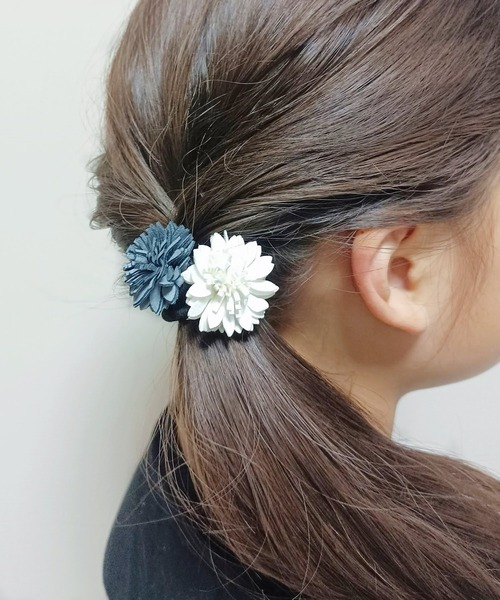Rora（ローラ）の「【日本製】 ベラ お花モチーフ ヘアゴム (4color) ハンドメイド ポニーテール 白 パープル ピンク ブルー（ヘアゴム・キッズ・パープル/ピンク/ホワイト/グレイッシュブルー・FREE）」の7枚目の写真